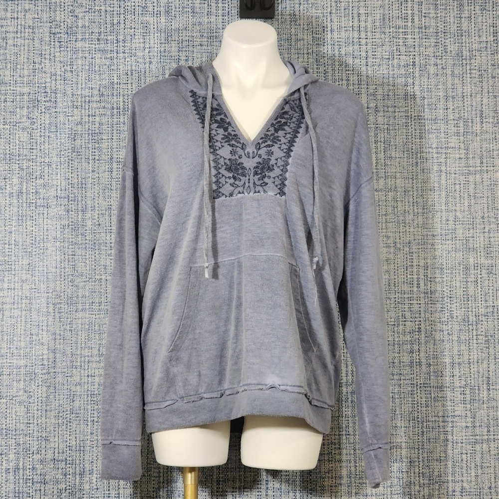 Knox Rose Gray V-Neck Sweater